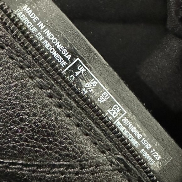 CLARKS Short Black Booties - Size 6.5 - Picture 7 of 9